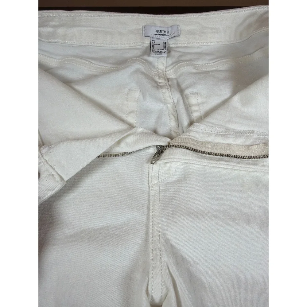 Forever 21 Premium White Flare Leg Jeans High Rise Size 28 Womens‎ Denim